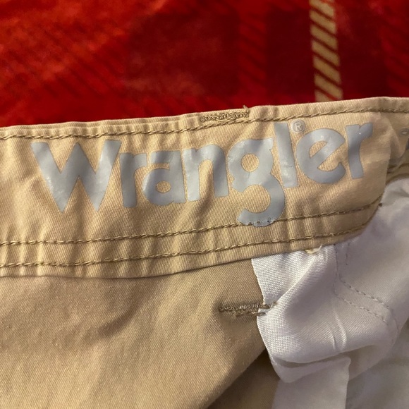 Shorts - Picture 2 of 3